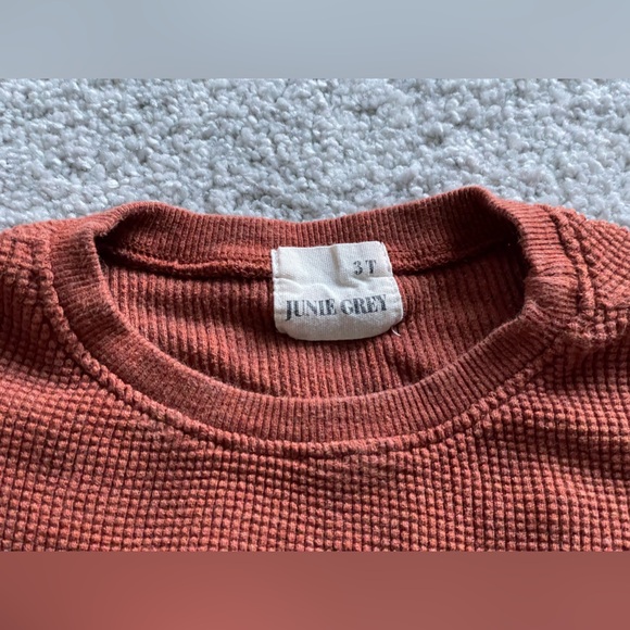 Junie Grey Toddler Waffle Oversized Romper - Picture 4 of 5